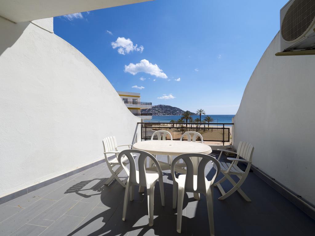 Inmosantos Oasis B8 Apartman Roses Kültér fotó
