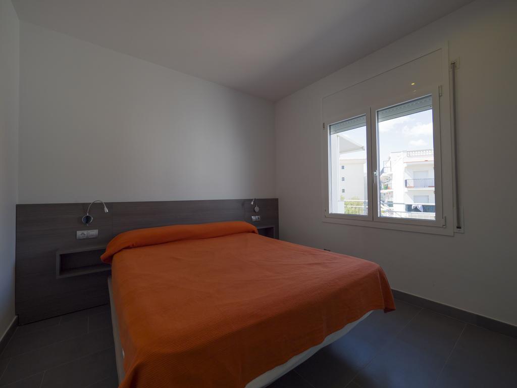 Inmosantos Oasis B8 Apartman Roses Kültér fotó