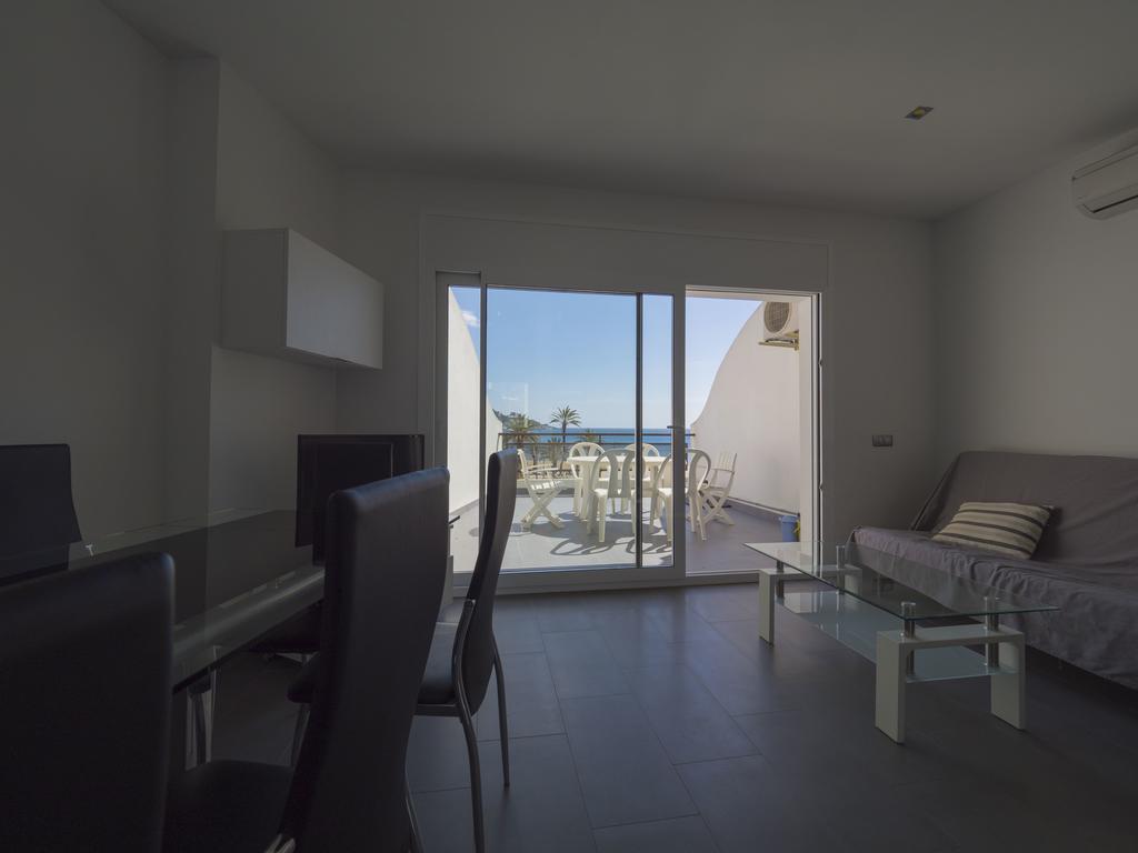 Inmosantos Oasis B8 Apartman Roses Kültér fotó