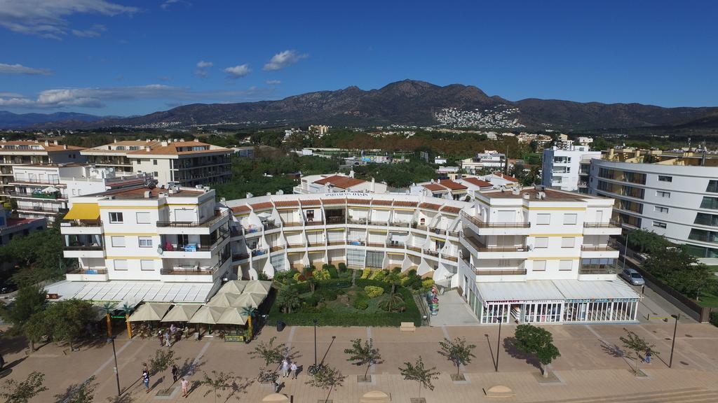 Inmosantos Oasis B8 Apartman Roses Kültér fotó
